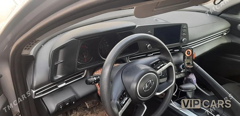 Hyundai Elantra, 2021
