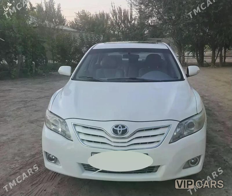 Toyota Camry, 2010