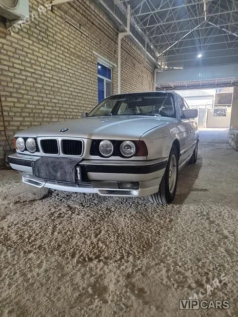 BMW 525, 1992