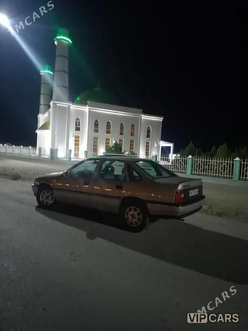 Opel Vectra, 1990