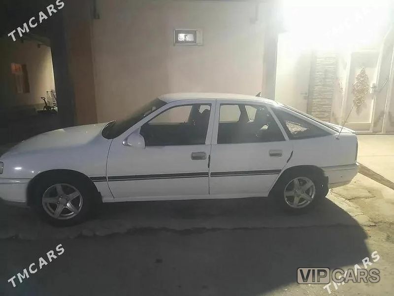 Opel Vectra, 1990