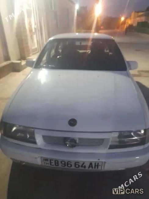 Opel Vectra, 1990