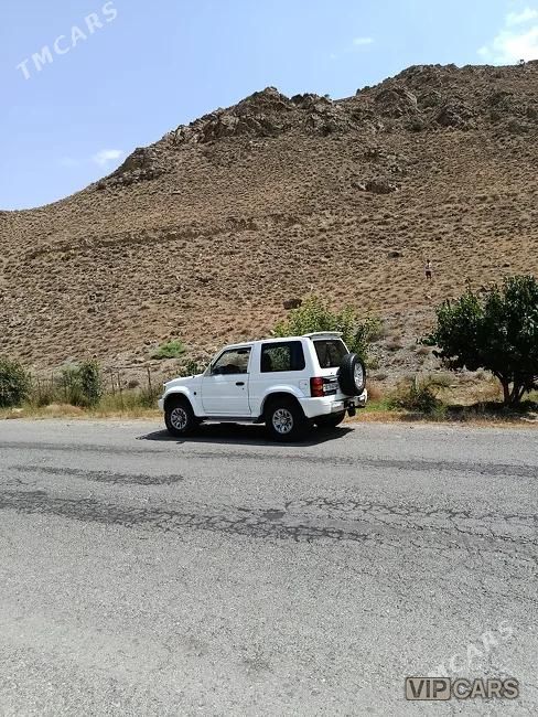 Mitsubishi Pajero, 1992