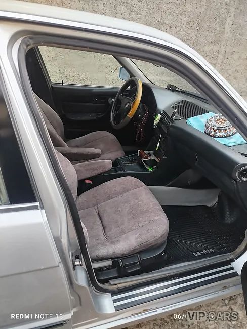 BMW E34, 1990