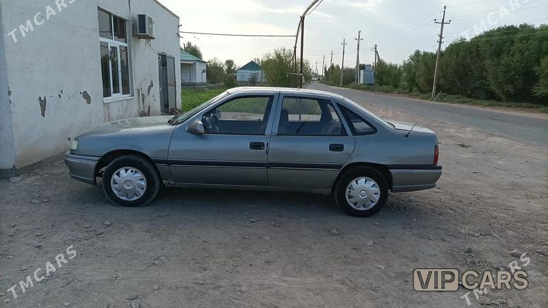 Opel Vectra, 1992