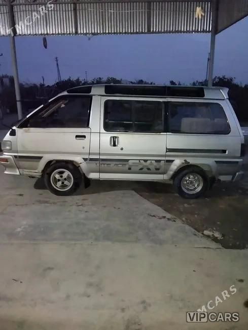 Toyota Town Ace, 1991
