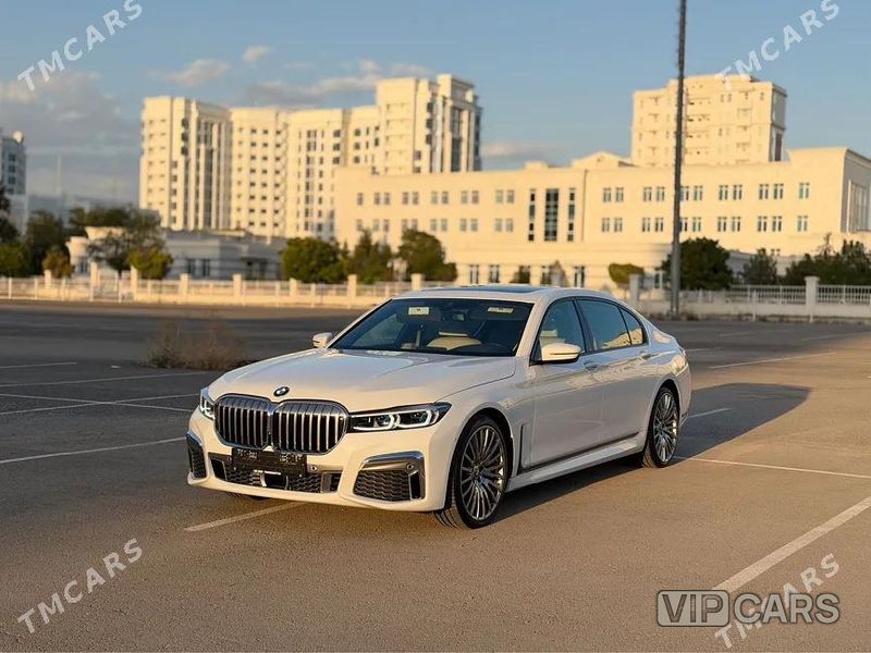 BMW 740, 2020
