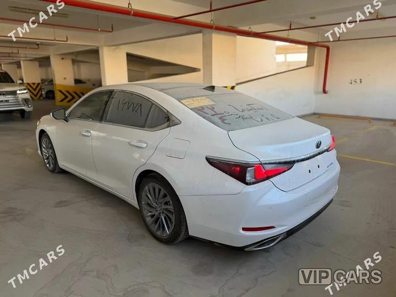 Lexus ES 350, 2025