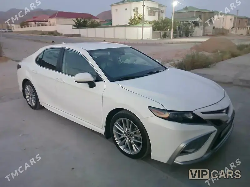 Toyota Camry, 2021 — фото 1
