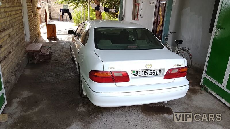 Toyota Avalon, 1999