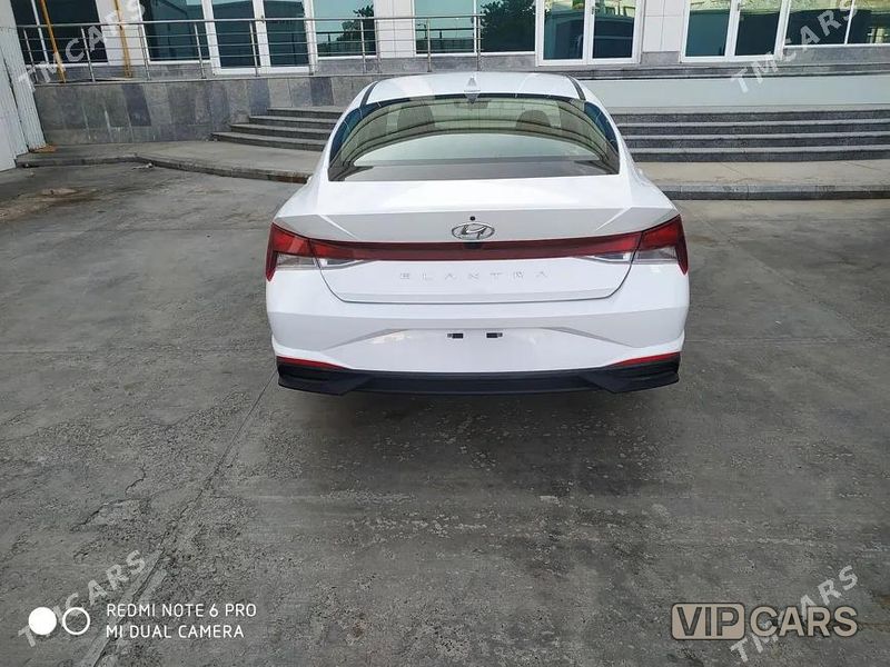 Hyundai Elantra, 2021
