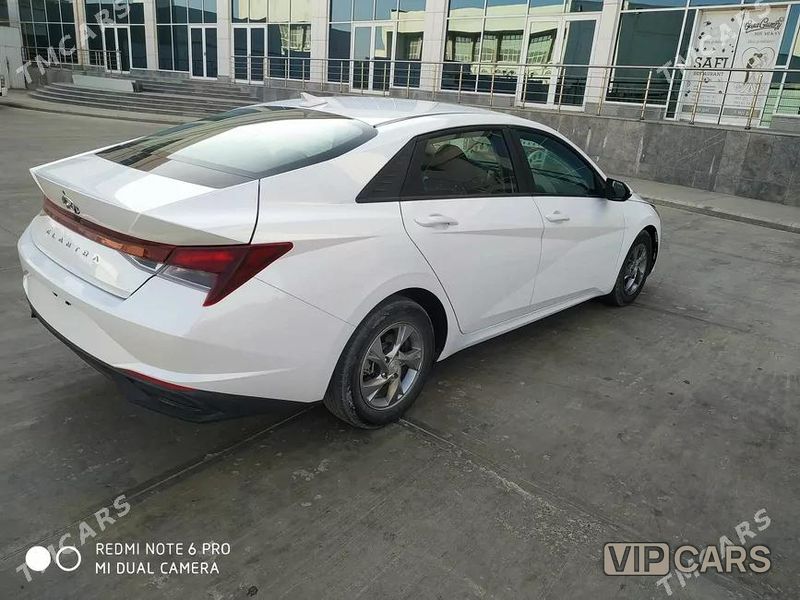 Hyundai Elantra, 2021