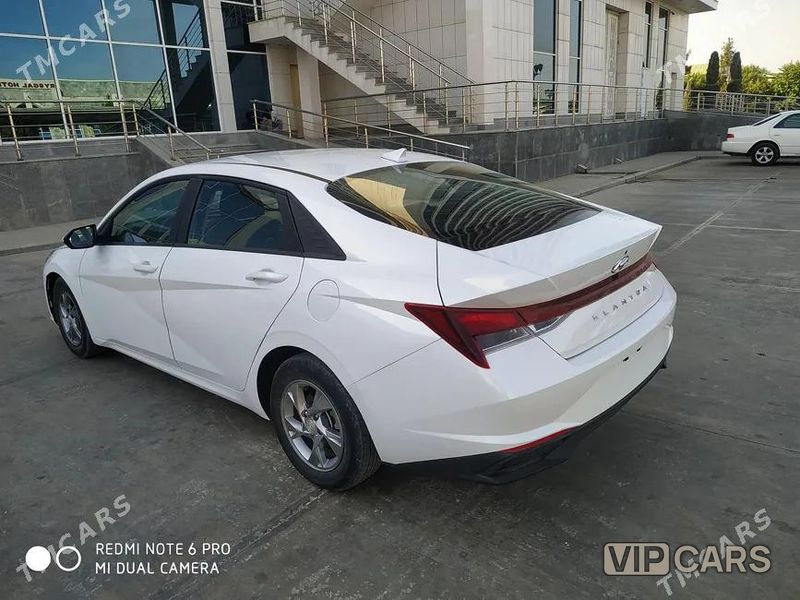 Hyundai Elantra, 2021