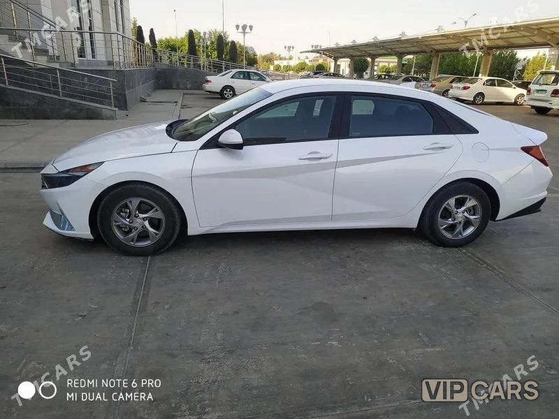 Hyundai Elantra, 2021