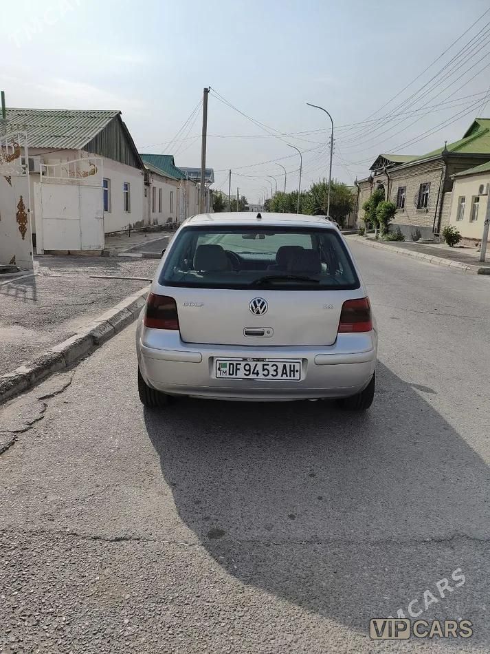 Volkswagen Golf, 2000