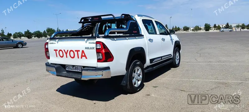 Toyota Hilux, 2021 — фото 4