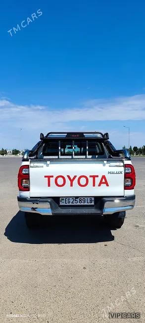 Toyota Hilux, 2021