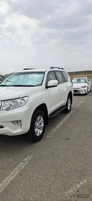 Toyota Land Cruiser Prado, 2023 — фото 2