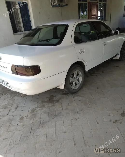 Toyota Camry, 1992