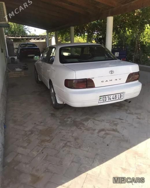 Toyota Camry, 1992