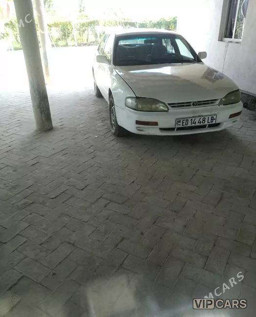 Toyota Camry, 1992