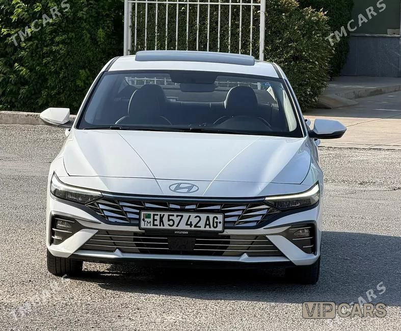 Hyundai Elantra, 2024