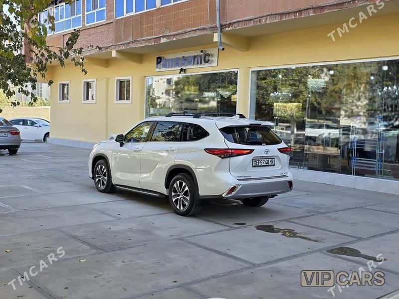 Toyota Highlander, 2022