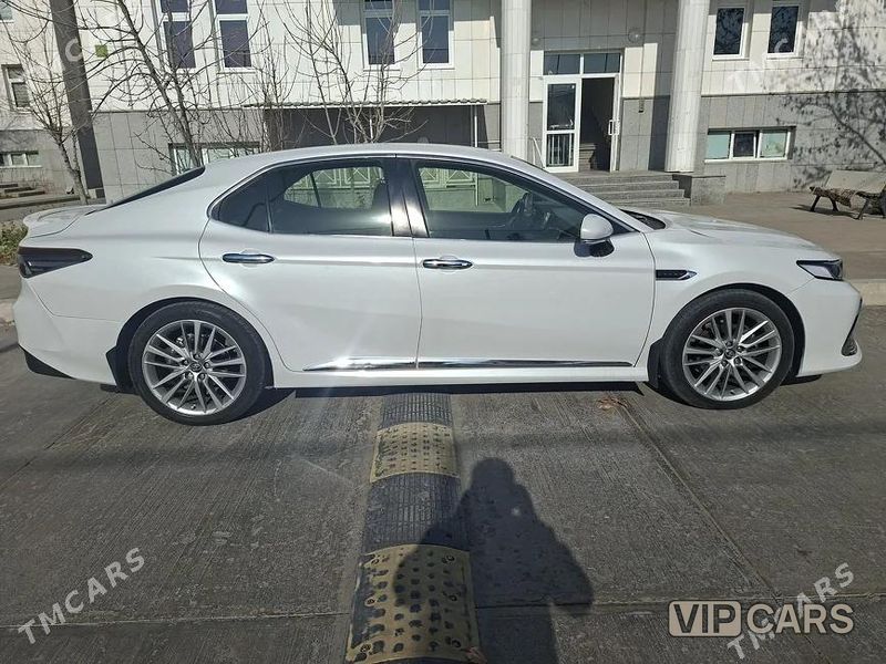 Toyota Camry Hybrid, 2022