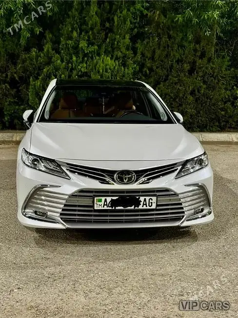 Toyota Camry, 2023 — фото 1