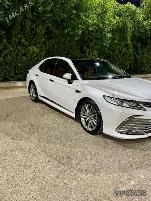 Toyota Camry, 2023