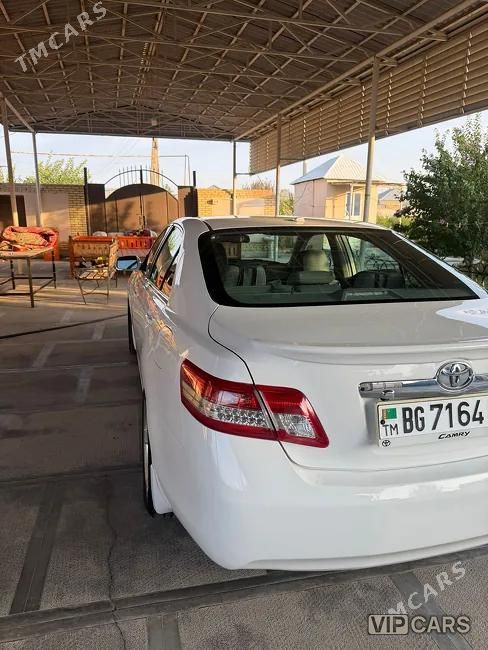 Toyota Camry, 2011