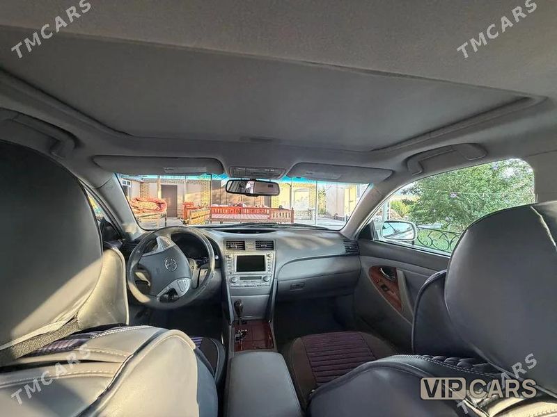 Toyota Camry, 2011