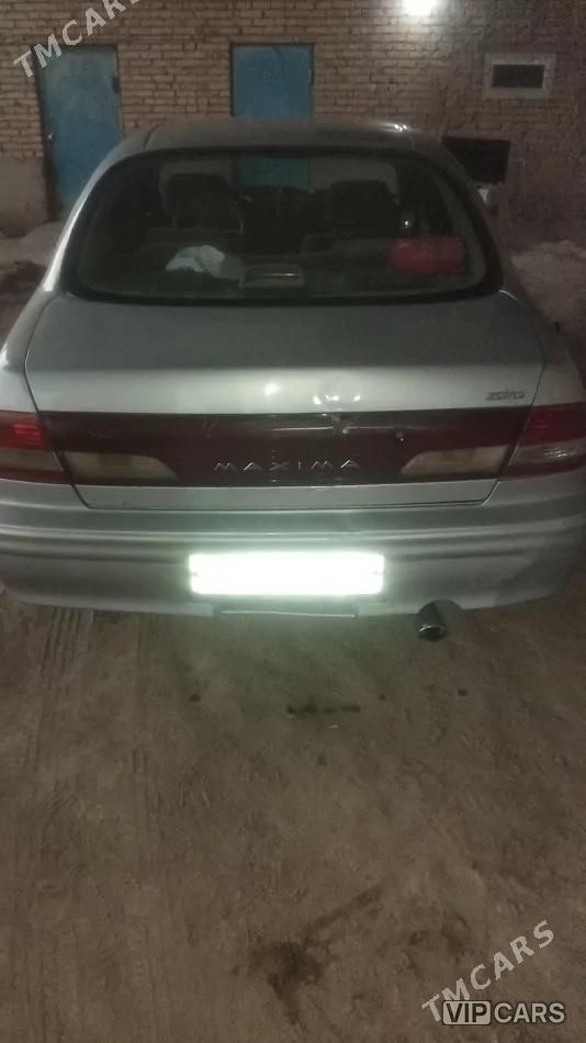Nissan Cefiro, 1995