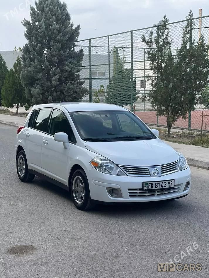 Nissan Versa, 2012