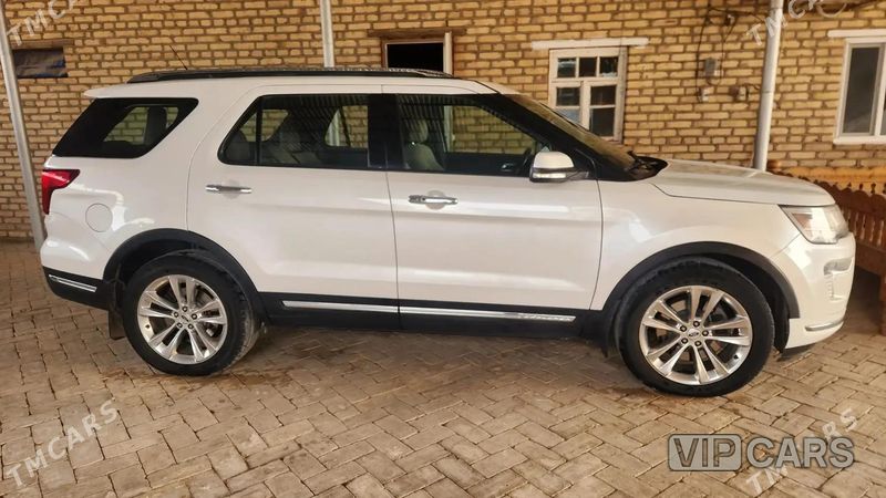 Ford Explorer, 2018