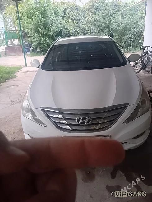 Hyundai Sonata, 2011