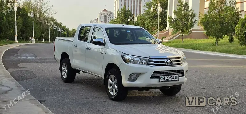 Toyota Hilux, 2021 — фото 1
