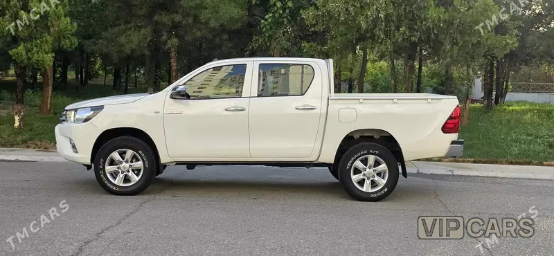 Toyota Hilux, 2021 — фото 4