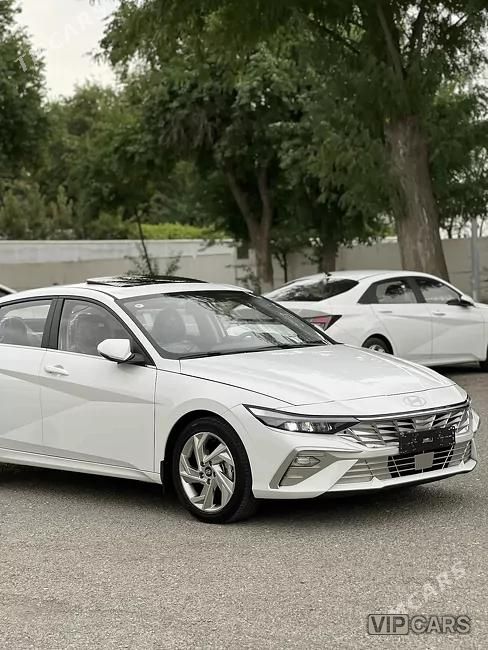 Hyundai Elantra, 2025