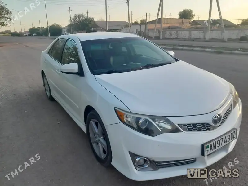 Toyota Camry, 2014 — фото 1