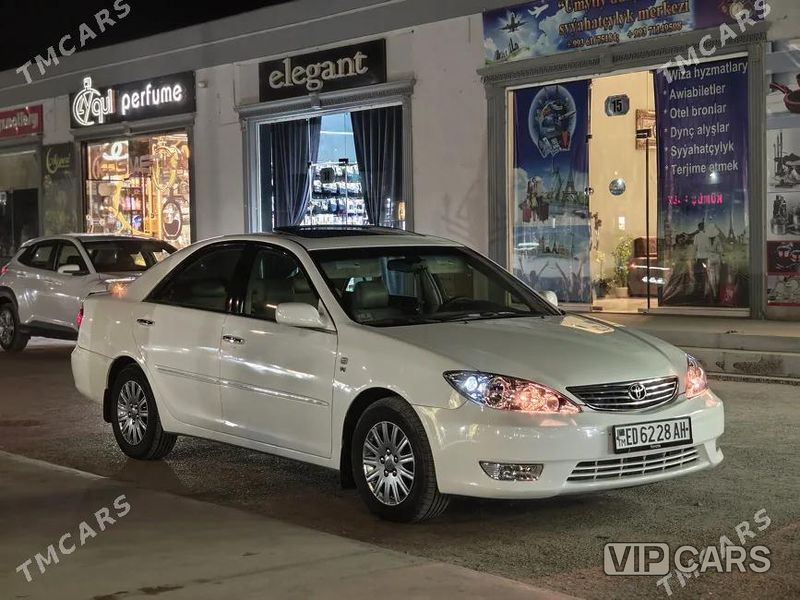 Toyota Camry, 2005