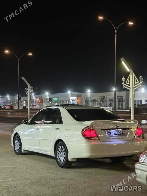 Toyota Camry, 2005