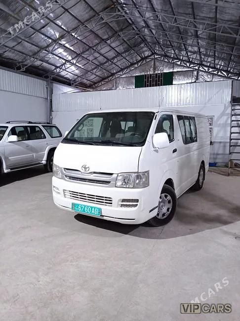 Toyota Hiace, 2010
