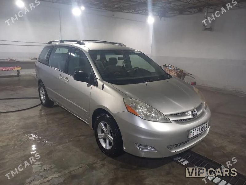 Toyota Sienna, 2008