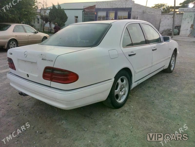 Mercedes-Benz E320, 1996