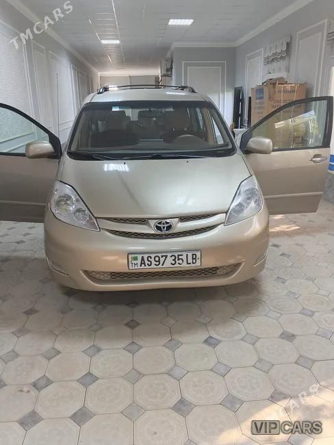 Toyota Sienna, 2007