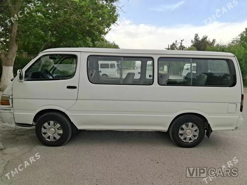 Toyota Hiace, 2003