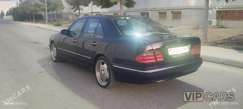 Mercedes-Benz E320, 2000