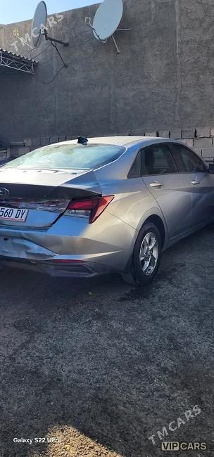 Hyundai Elantra, 2021