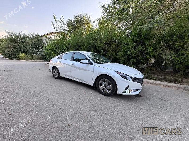 Hyundai Elantra, 2021